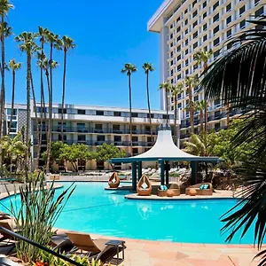 4* Hotel Angeles Airport Marriott